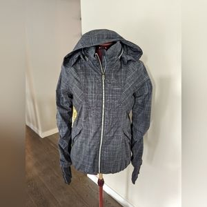 Lululemon Run Hustle jacket size 6